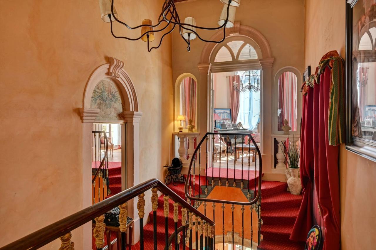 Hotel Des Artistes Tarascona Esterno foto