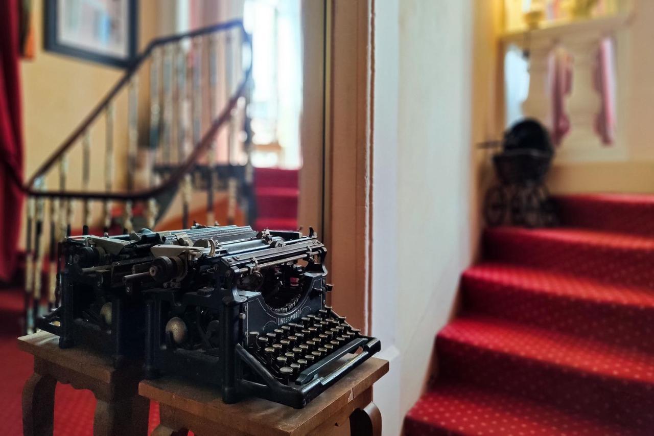 Hotel Des Artistes Tarascona Esterno foto